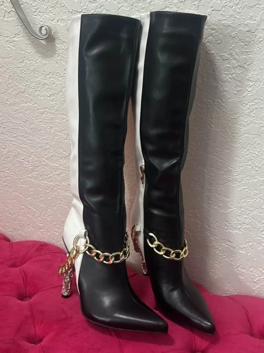 AZALEA WANG HARLOW KNEE HIGH CHAIN BOOT IN BLACK WHITE
